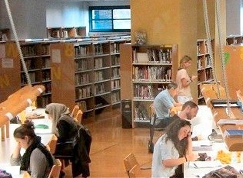 Liburutegiak ohiko ordutegia berreskuratuko du urrian