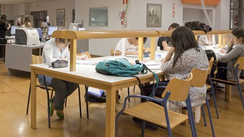 Liburutegiko ikasketa-gela 09:00etatik 21:45era zabalduko dute aste honetan, azterketak prestatzeko