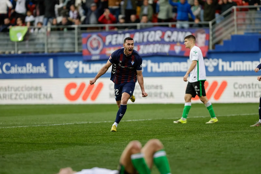 Liderrari deskontuan irabazita, SD Eibar baikor doa Riazorrera