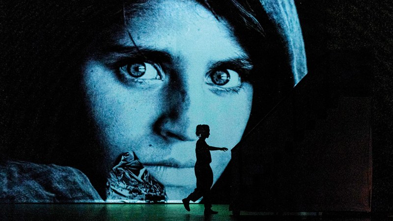 Loraldia Produkzioaren “Mira hadi” bihar Antzerki Jardunaldietan