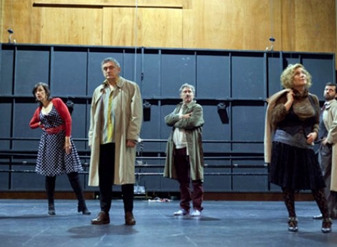 "Los huerfanitos" antzezlana gaur 20.30etan