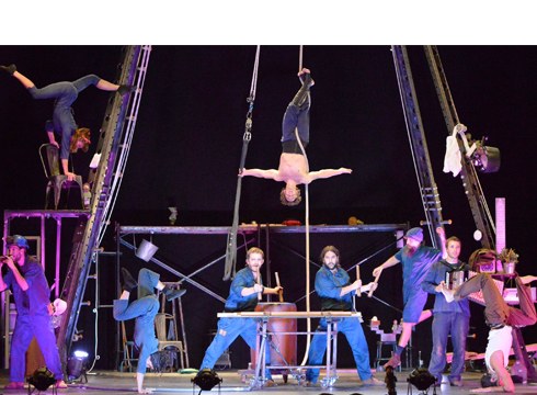 "Lurrak" euskal zirku-ikuskizuna iritsiko da gaur iluntzean Korrika Kulturalaren eskutik