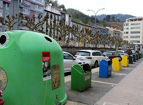 Lurrazpiko edukiontziak berritzeko lanak hasiko dituzte bihar Urkizun