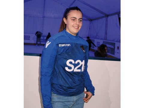 Maddi Escudero  (hockey jokalaria): “Realarekin entrenatzera astean bitan joaten naiz Donostiara”