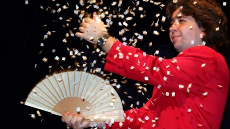 Magia-ikuskizuna domeka goizean ...eta kitto!-n