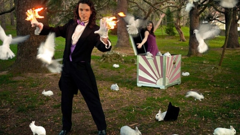 Magia ikuskizuna eskainiko dute gaur Antzerki Jardunaldietan