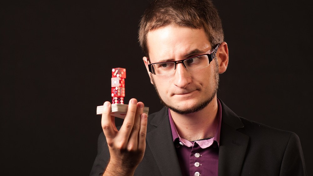 Magia ikuskizunarekin abiatuko du ikasturtea AEK euskaltegiak