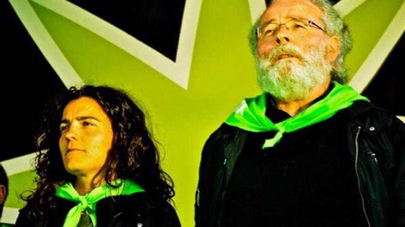 Maialen Lujanbio eta Xabier Amuriza gaur eguerdian Armeria Eskolan elkarrekin solasaldian