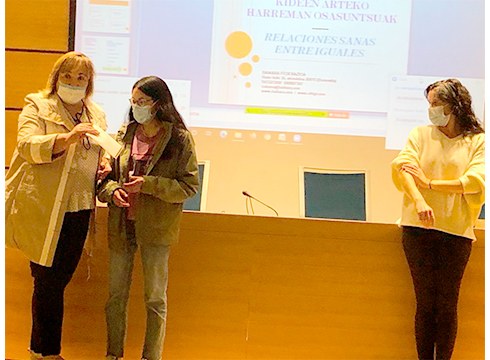 Maialen Romerok irabazi du eskola jazarpenaren aurkako logotipo lehiaketa