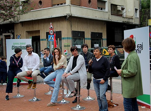 Maiatzeko hauteskundeetara berarekin batera joango den taldea aurkeztu du Josu Mendicutek