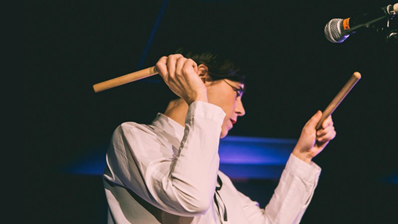 Maite Arroitajauregik kontzertua eskainiko du Gernikan, "Markos Gimenoren karteletrak» erakusketan ikusgai dauden lanetan inspiratuta