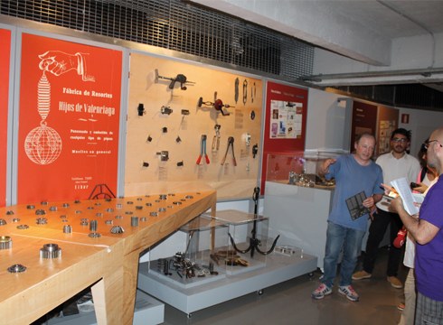 “Makina eskua da” Armagintzaren Museoan urriaren 2ra arte Ibon Aranberriren eskutik