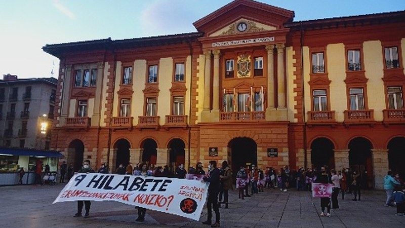 Manifestazio jendetsua egin da Zaldibarko hondamenditik 9 hilabete bete direla gogoan