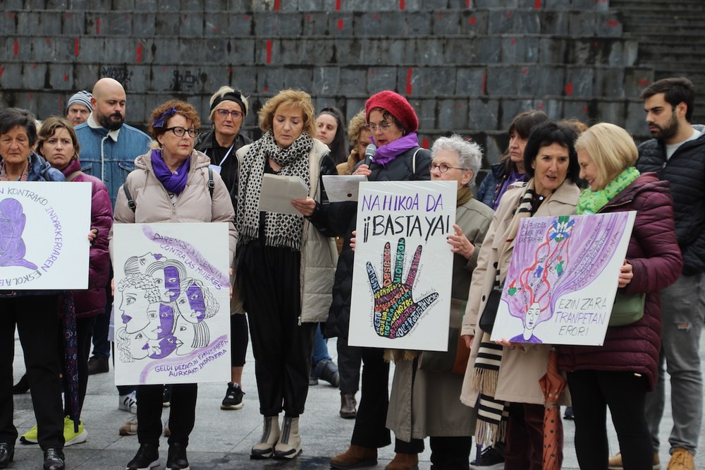 Manifestazioa egingo dute gaur emakumeen aurkako indarkeria salatzeko