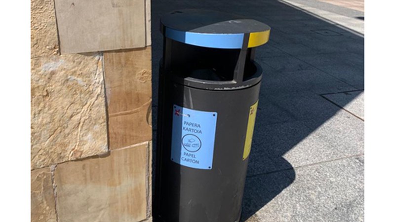 Eskualdeko udalak bide publikoan lau zatikiko paperontziak jartzearen aldeko apustua egiten ari dira