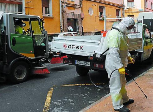 Mankomunitateak kaleak garbitzeko zerbitzuak indartu zituen 2020an, pandemiaren ondorioz sortutako beharrei erantzuteko