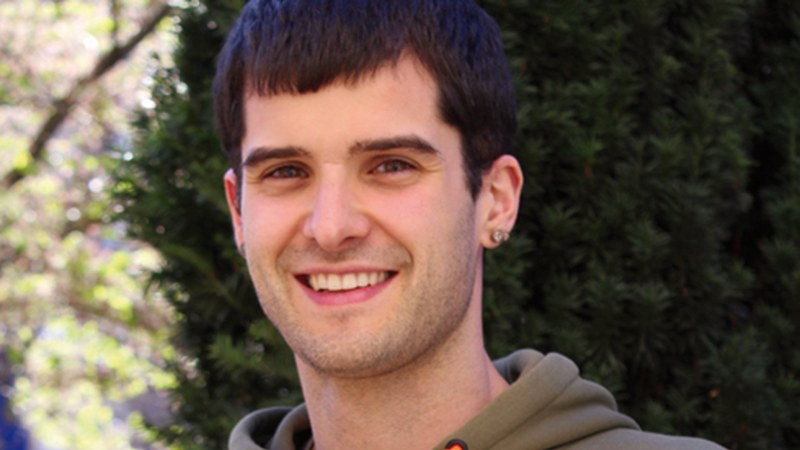 Manu Goiogana (bertsolaria): “Bertso Eskolan gaztetxoek  primeran pasa dezakete”