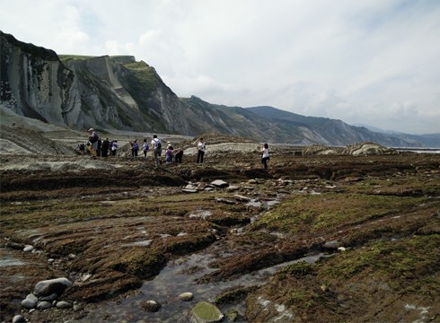 Marea biziak izango diren asteburu honetan marearteko zabalgunea eta flyscha deskubritzeko bisita gidatuak