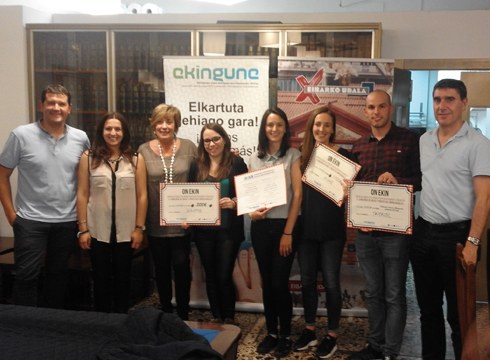 Maria Luke eta Xandra Etxabek irabazi dute On Ekin sariaren bosgarren edizioa