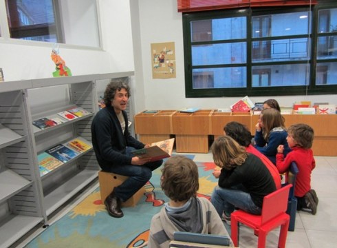 Maria Moliner Saria eman diote JSM Liburutegiari