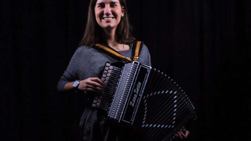 Marina Ereña: “Triste banago ere, trikitixak poztu egiten nau”