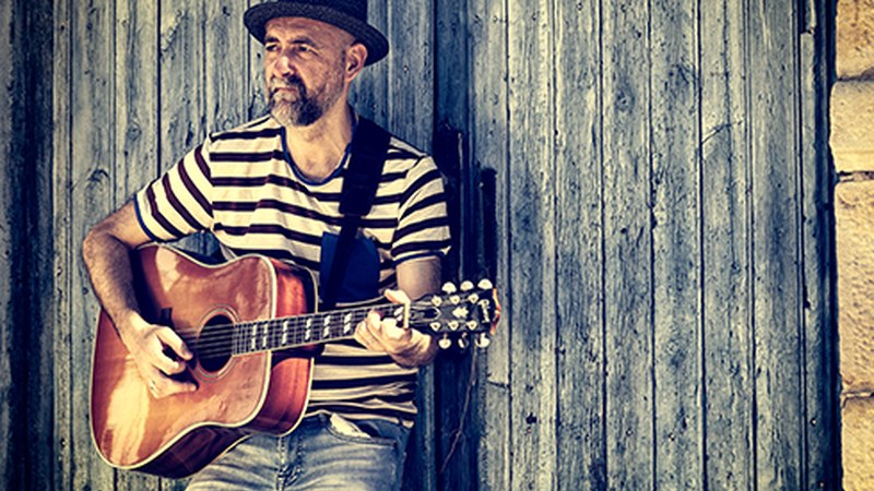 Markos Untzeta, musikaria: “Kantu-idazlea naiz eta izaera horri eustea garrantzitsua bilakatu zen niretzat”