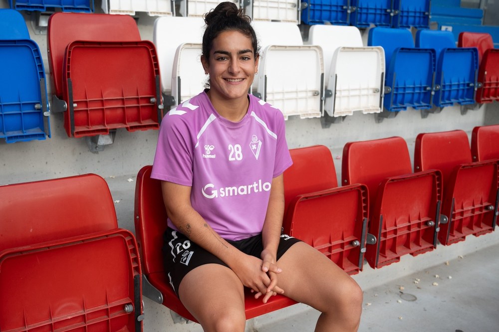 Marta Lopez de Gereñu SD Eibar-en lehen taldeko jokalari bihurtu da