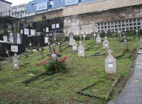 Martitzenetik aurrera ordutegi berezian zabalduko dute kanposantua