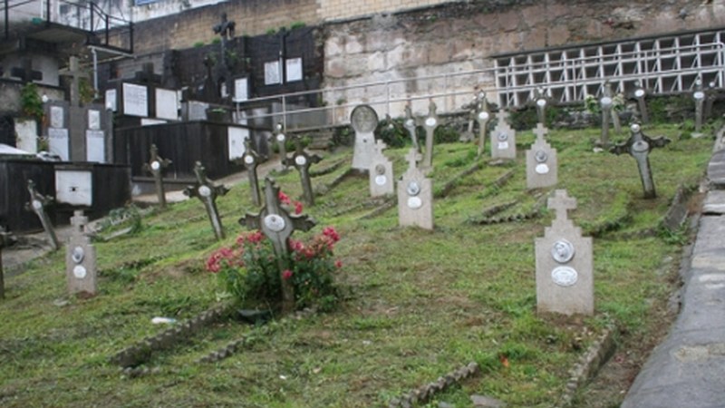 Martitzenetik aurrera ordutegi berezian zabalduko dute kanposantua