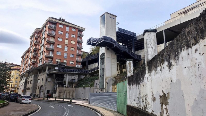 Martxan da Barakaldo kaleko igogailu berria