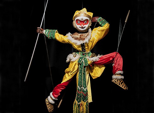 Martxorako argazki erakusketak tabernetan Klub Deportiboko argazkilarien eskutik