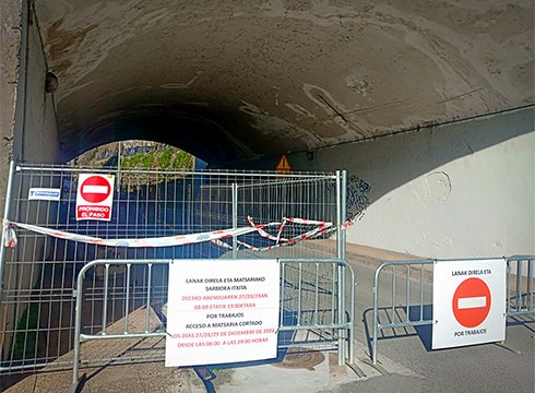 Matsariako sarbidea itxita dago, bertan egiten ari diren lanengatik