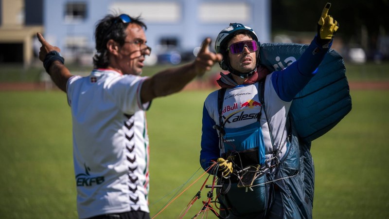 Mattin Iñiguez parapentelariak ‘Red Bull X-Alps’ lasterketan bizitakoa kontatuko du bihar Coliseon