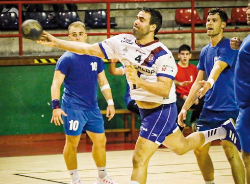 Mecalbe Eibar Eskubaloia laugarren postura igo da 1. Nazional Mailako sailkapenean