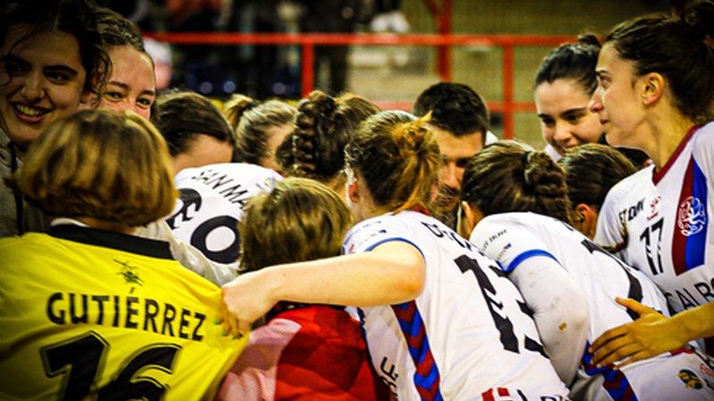 Mecalbe Eibar Eskubaloiak mailari eutsi zion Ipuruan Lagunak-ekin 16na berdindu eta gero