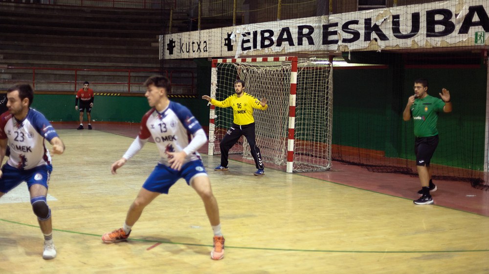 Mek Eibar Eskubaloia taldeak Amenabar Zarautz liderra jasoko du Ipuruan