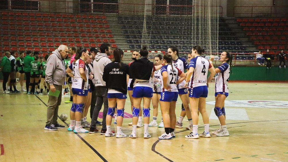 Mek Eibar Eskubaloiko bi talde nagusiek jarraian jokatuko dute bihar Kiroldegian