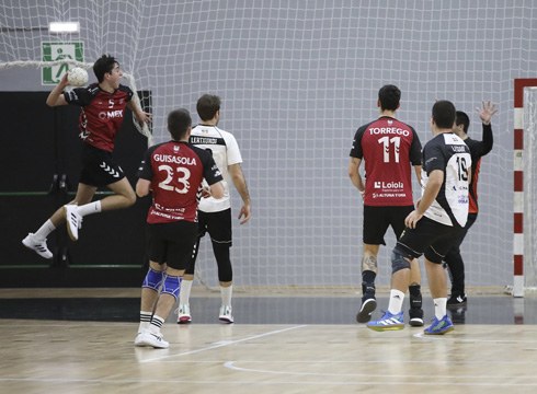 Mek Eibar Eskubaloiko bi talde nagusiek ez zuten asmatu euren partiduak aurrera ateratzen