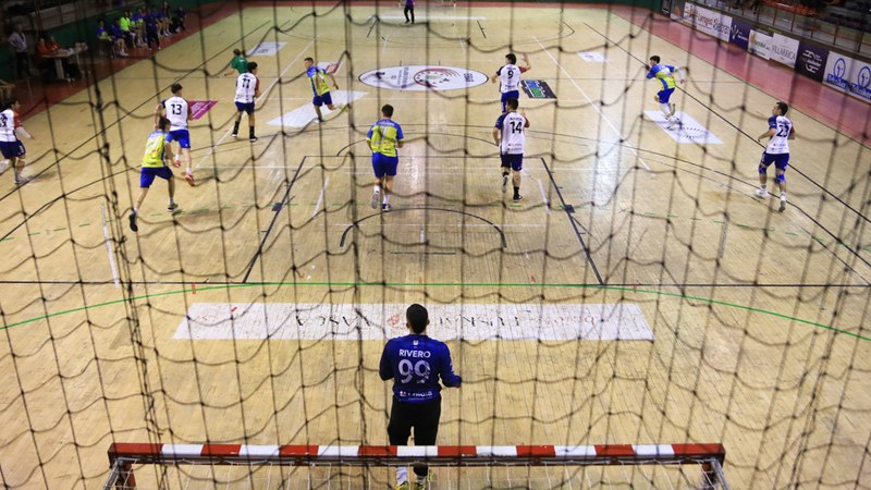 Mek Eibar Eskubaloiko lehen bi taldeek porrotak jaso dituzte asteburuan