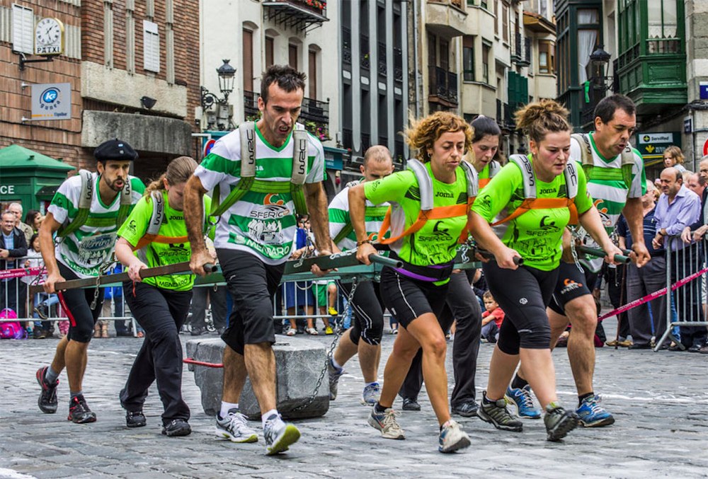 Mendaroko Santa Ana jaiek bihar egingo dute eztanda