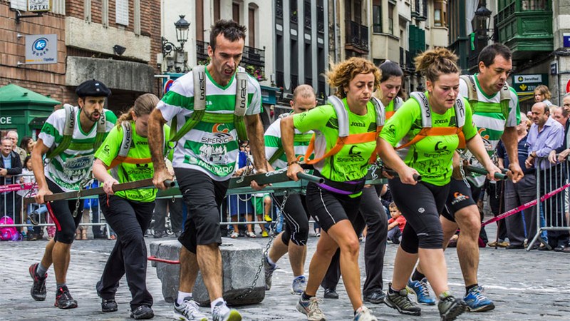 Mendaroko Santa Ana jaiek bihar egingo dute eztanda