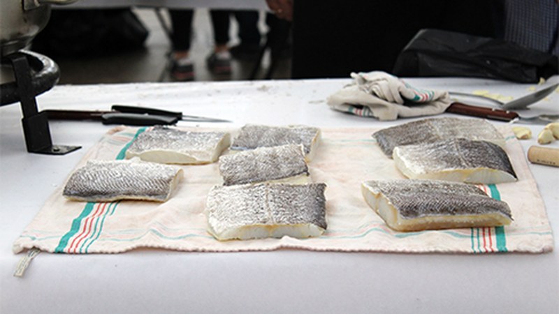 Mende laurdena Eibarko bakailao onena prestatzen