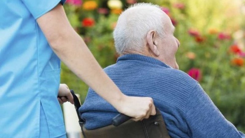 Mendekotasuna dutenen zaintzaileek euren buruak zaintzen irakasteko kurtsoa emango dute azaroan