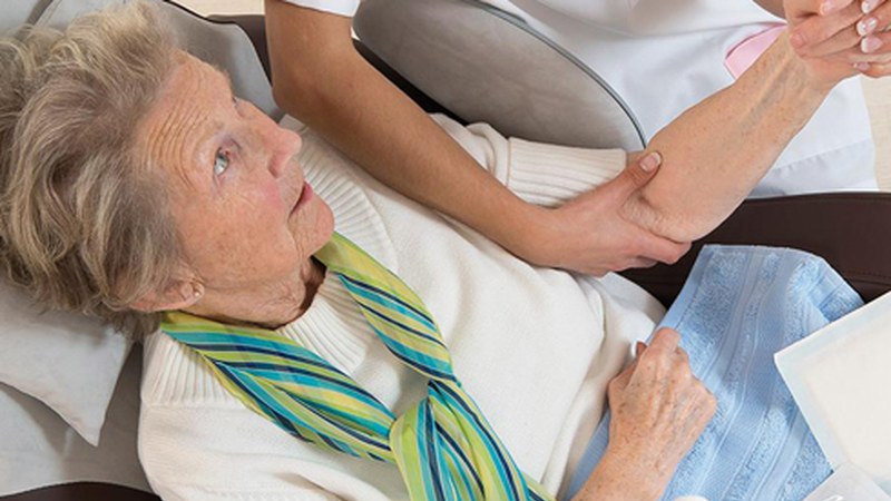 Menpekotasuna daukaten senideak zaintzen dituztenentzat tailerrak egingo dira urrian eta azaroan