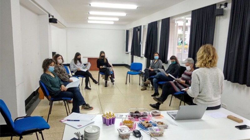 Merienda osasungarriak egiten ikasteko ikastaroa antolatu du ...eta kitto!-k