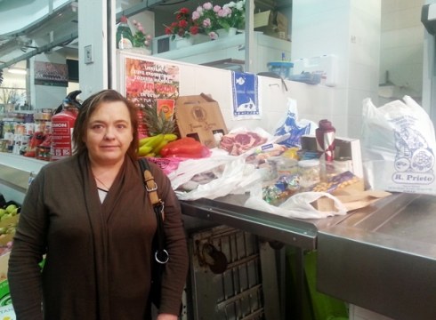 Merkatu plazan zozketatutako otarra jaso du irabazleak