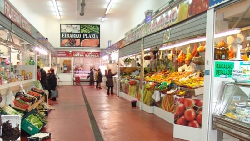 Merkatu plazaren ingurukoak argitzeko bilera egingo da gaur