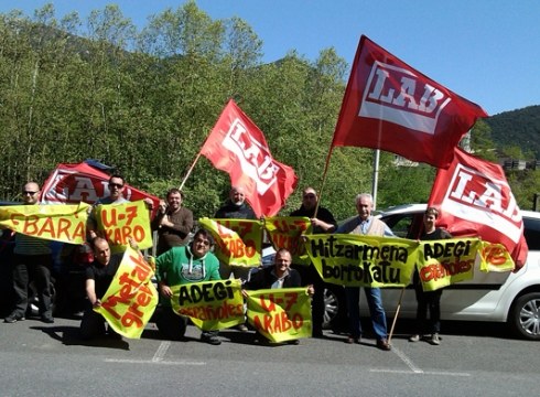 Metalgintza-hitzarmenaren aldeko mobilizazioak egiten dihardu LAB sindikatuak