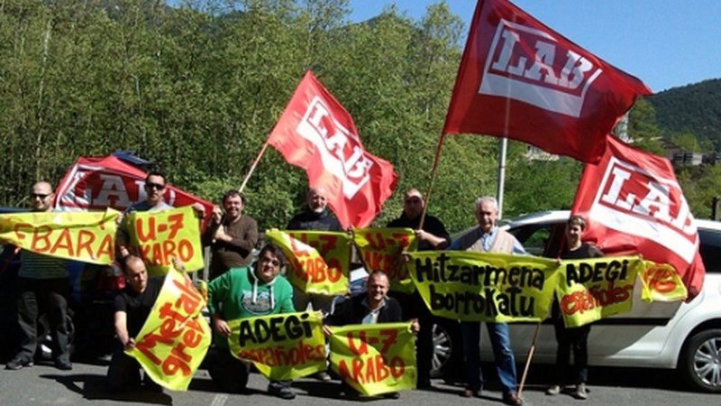 Metalgintza-hitzarmenaren aldeko mobilizazioak egiten dihardu LAB sindikatuak