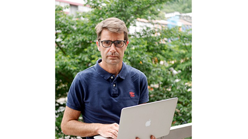 MIGUEL FERNÁNDEZ: “Eraso informatikoen inguruan milioika dolarreko negozioa dago”